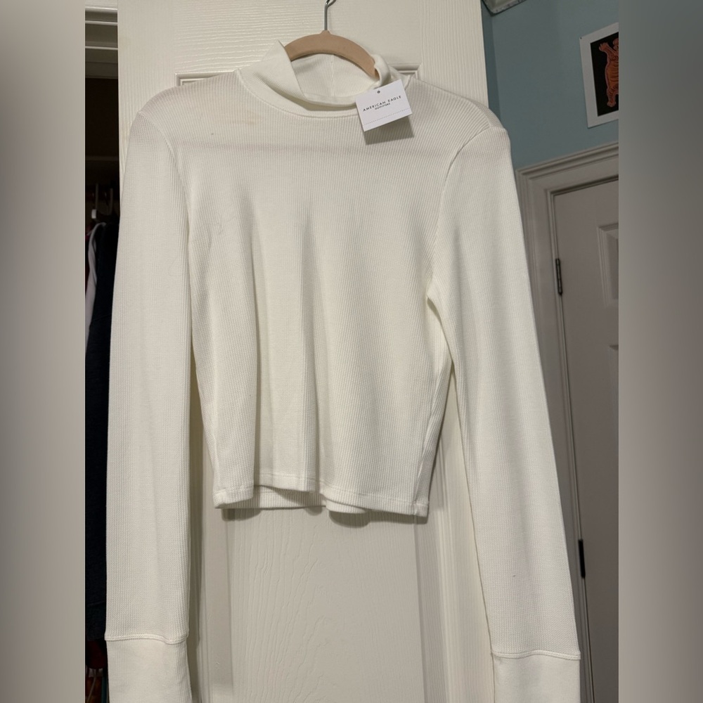 American Eagle Outfitters Cream Long Sleeve Boxy Crop Blouse